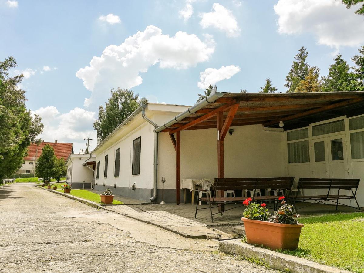 Panorama Ueduelo Hotel Aggtelek Exterior photo